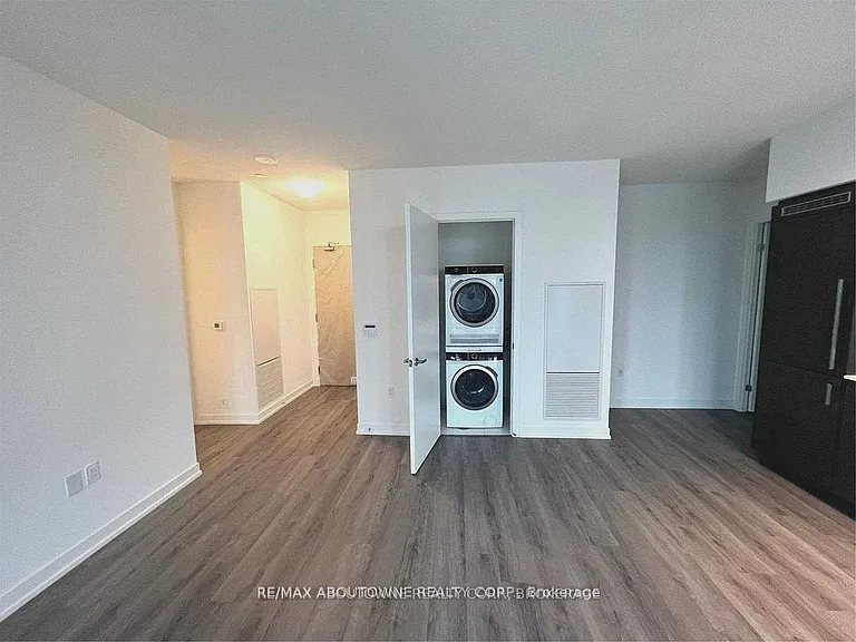 138 Downes St #1105 — Photo 9