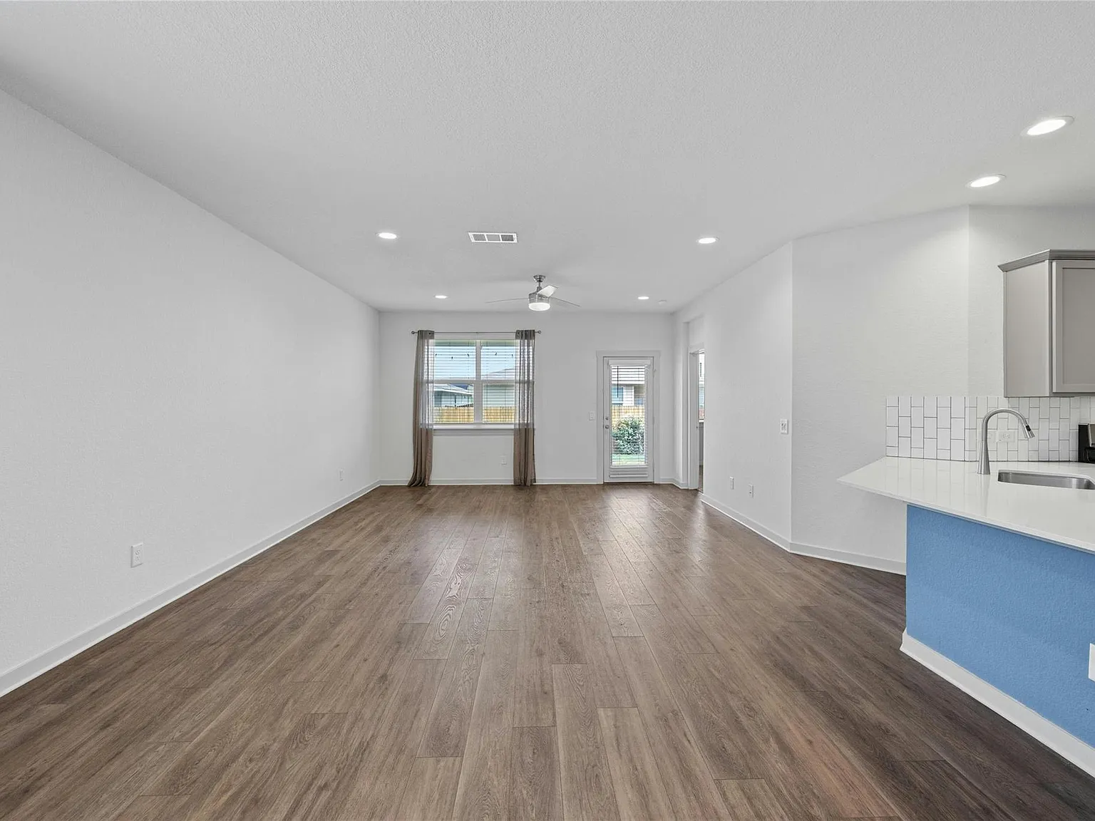 4 bed, 2.0 bath, 1885 sqft, $2,950 — Photo 4