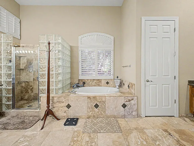 41923 N Moss Springs Rd — Photo 28