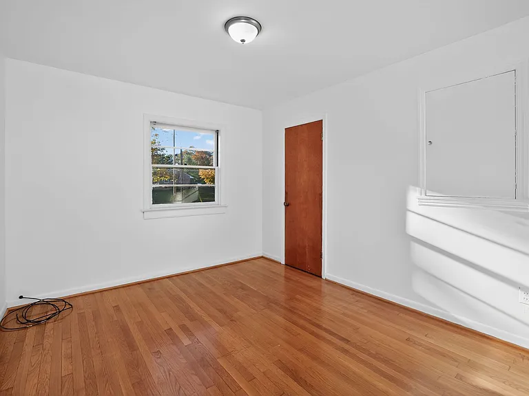 1009 Elliott Ave — Photo 13