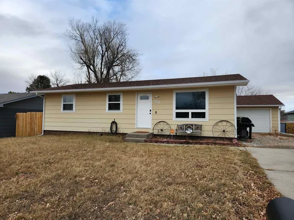 2608 Cottontail Dr, Sturgis, SD 57785