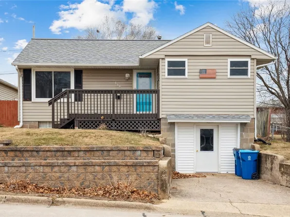 648 W 6th St, Monticello, IA 52310