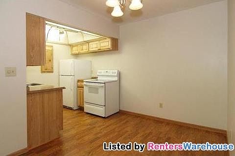 4th image of 2700 Oxford St N APT 142