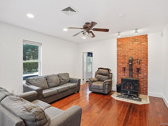 2nd image of 104 Maple Avenue