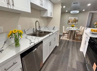 28166 Via Princesa APT 2, Murrieta, CA 92563