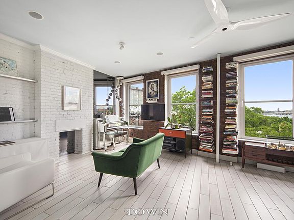 3rd image of 3 Weehawken St APT 4A