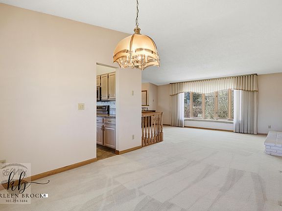 5th image of 3805 Ridgecrest Dr