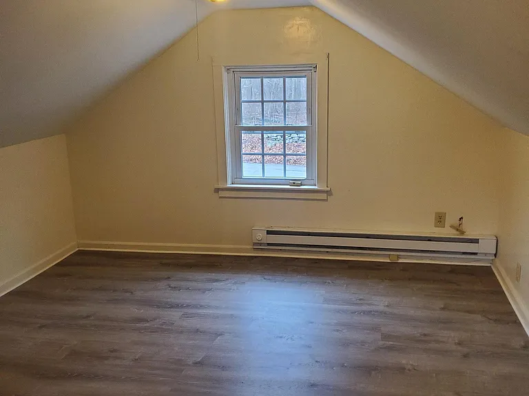 922 Tourtellot Hill Rd — Photo 12