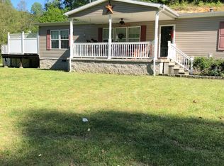 39 Mountain Meadows Rd, Chapmanville, WV 25508