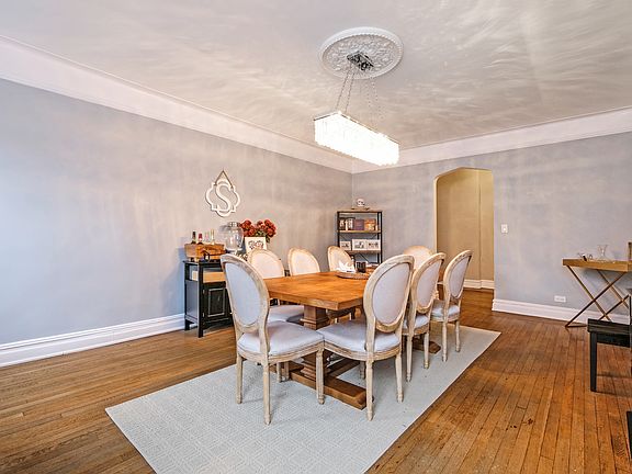25 Parkview Avenue