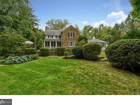 3rd image of 4406 Lowell Rd
