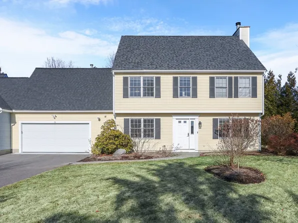 16 Pelican Dr #16, Walpole, MA 02081