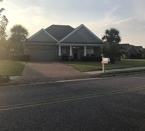 3rd image of 1655 Woodlawn Way