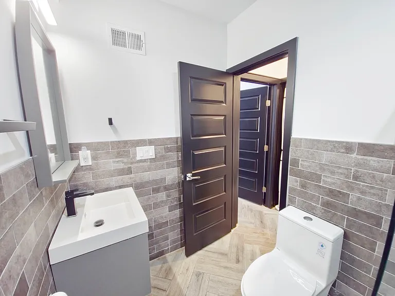 519 N 38th St #1 — Photo 11