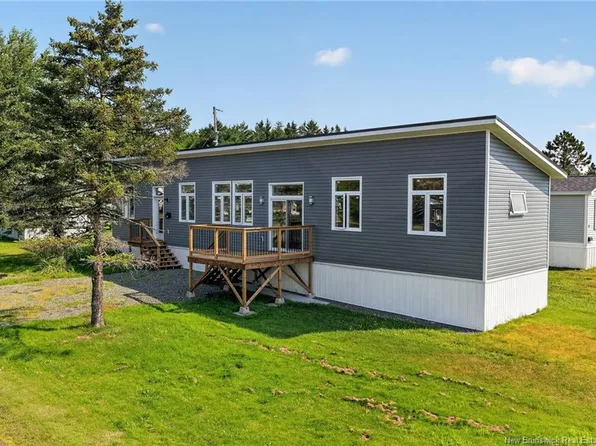 15 Carolyn Cres, Moncton, NB E1E 3T5