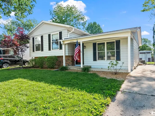 2016 Stonehenge Rd, Springfield, IL 62702