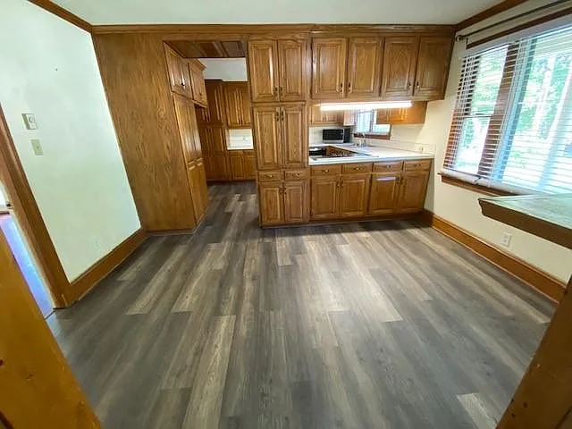 100 Echo Ave — Photo 3
