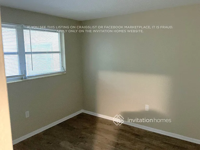 2824 Seaspray St — Photo 9