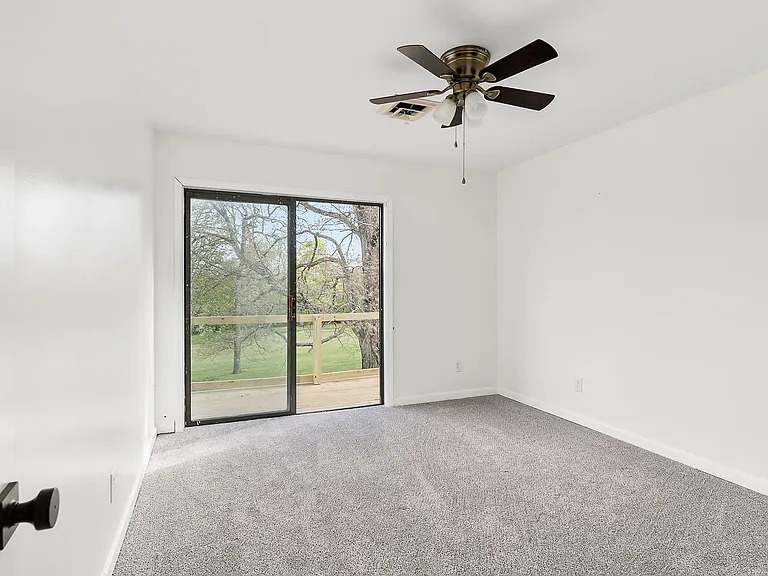 3100 Seminole Loop — Photo 8