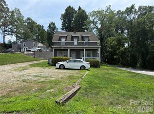 808 Harrisburg Dr SW, Lenoir, NC 28645