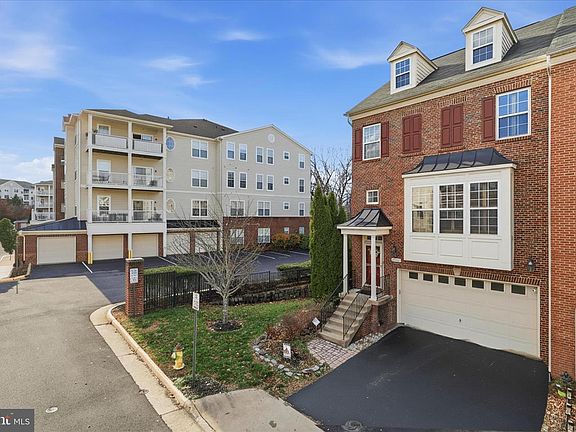 3rd image of 9748 Corbett Cir