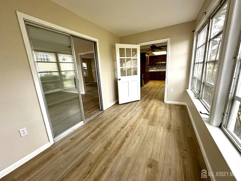 242 Marblehead Ln #B — Photo 16