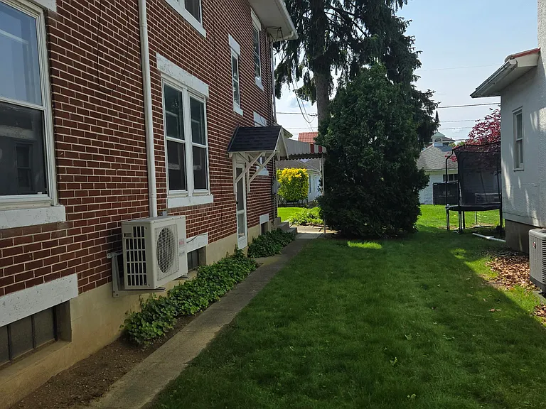 70 W Caracas Ave — Photo 3