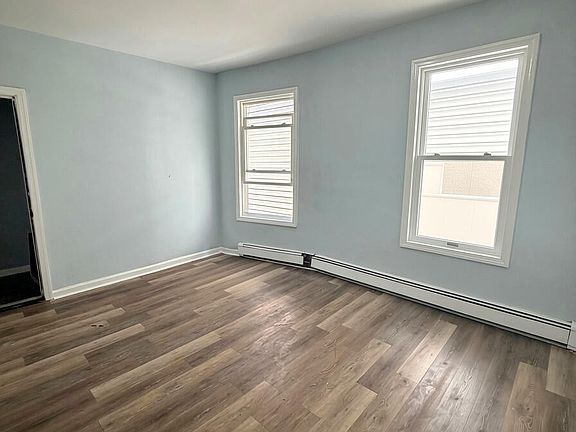 3rd image of 1060 Bond St Floor 2