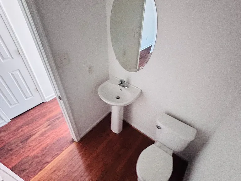 1011 King Way — Photo 41