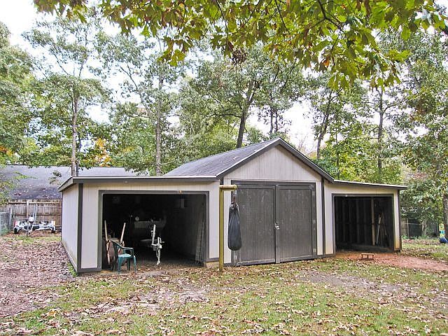 2nd image of 861 Walker Rd