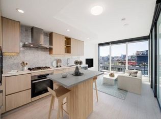 1768 Cook St #1305, Vancouver, BC