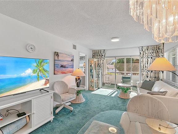 2nd image of 5 High Point Cir W APT 301