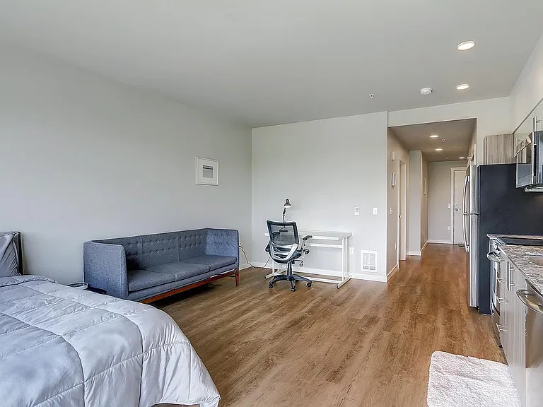103rd Ave NE — Photo 3
