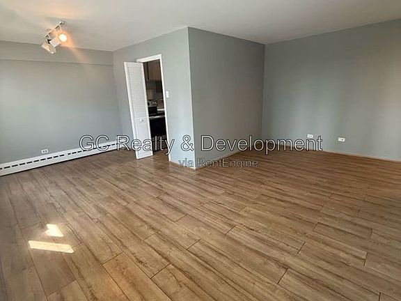 3rd image of 708 W Bittersweet Pl APT 802