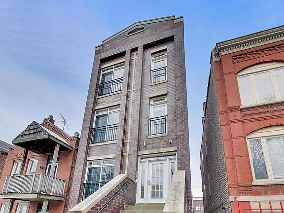 3rd image of 1634 N Wolcott Ave APT 2
