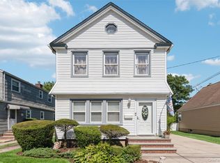 59 Sycamore Avenue, Floral Park, NY 11001