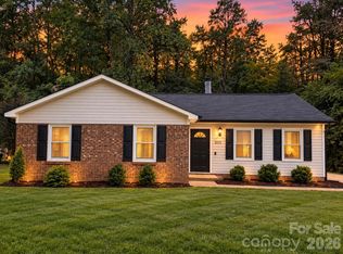 2115 Teddington Dr, Charlotte, NC 28214
