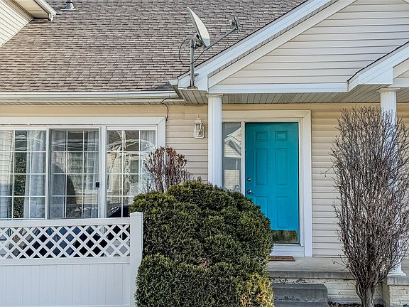 2nd image of 2436 NW Heritage Ave