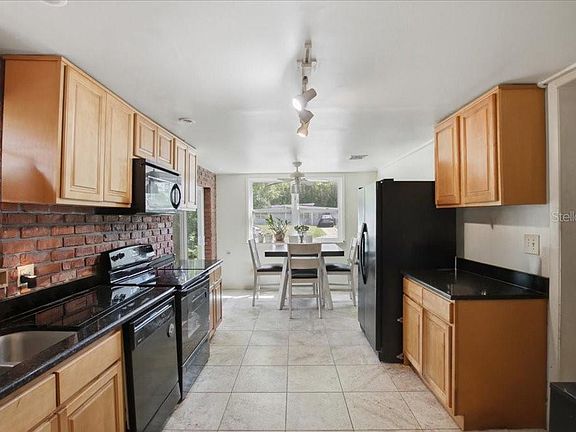 5th image of 1319 Bessmor Rd
