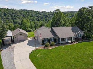 800 Sunset Ridge Dr, Crossville, TN 38571