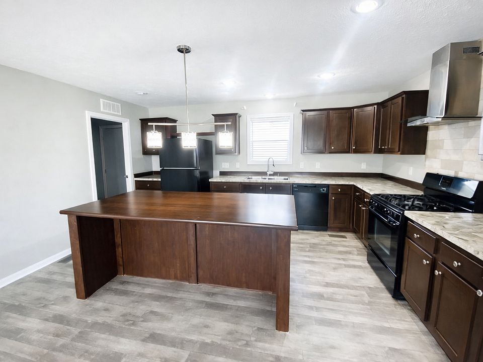 2nd image of 33005 Hickory Ct #54