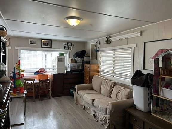 2nd image of 2053 E Bayshore Rd Spc 7