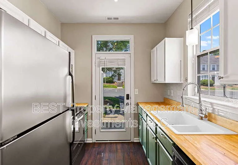 8130 Kings Creek Dr — Photo 11