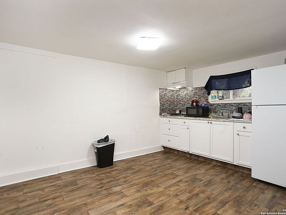 5th image of 311 W Malone Ave