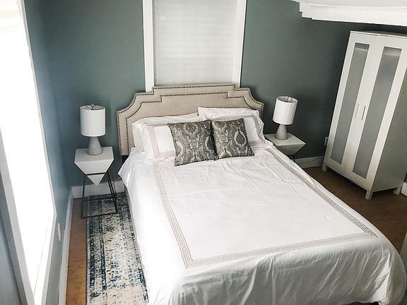 Bright bedroom, perfect for relaxing!