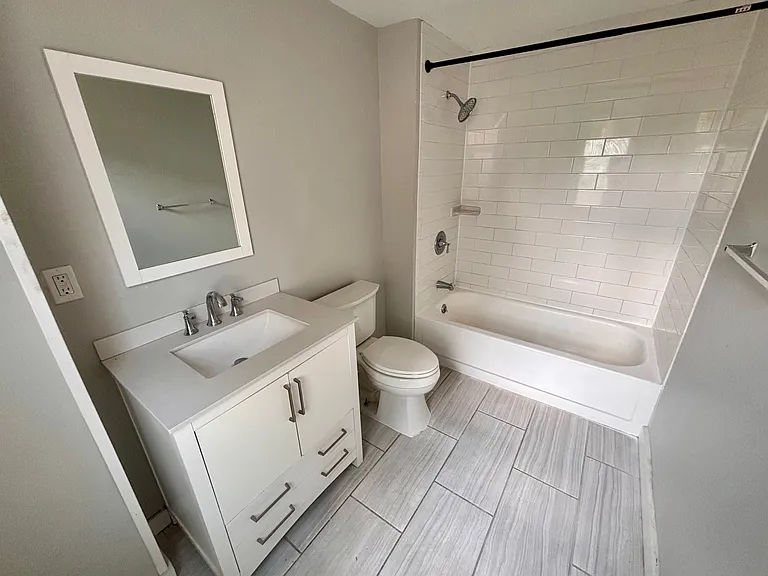 42-44 Franklin St #2 — Photo 9