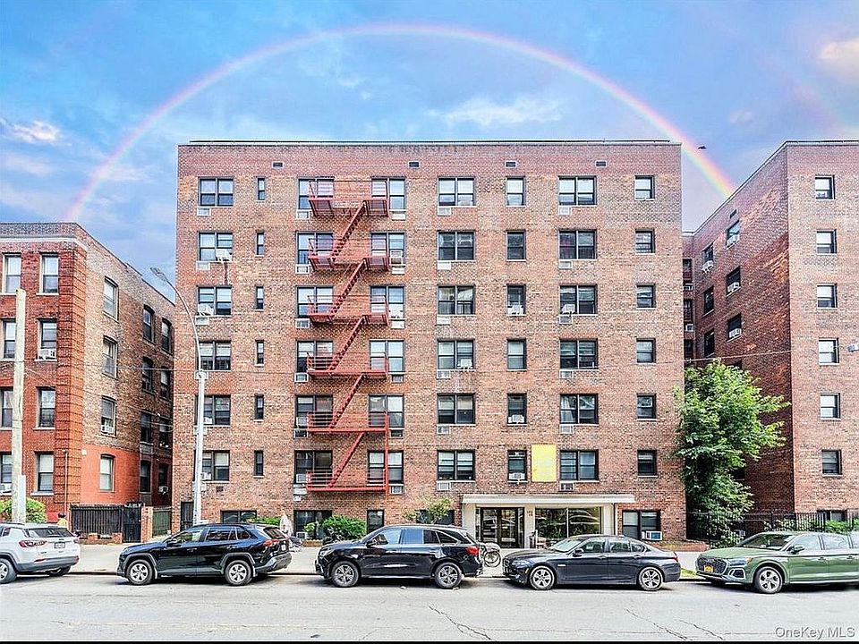1st image of 14340 Roosevelt Ave APT 3B