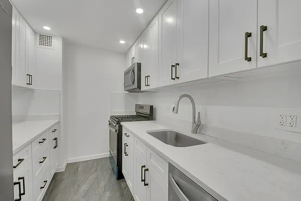 Rented by Corcoran | media 17