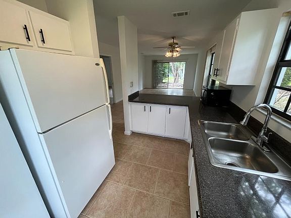 4th image of 1438 SE Larkwood Circle