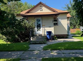 323 5th Ave SW, Watertown, SD 57201